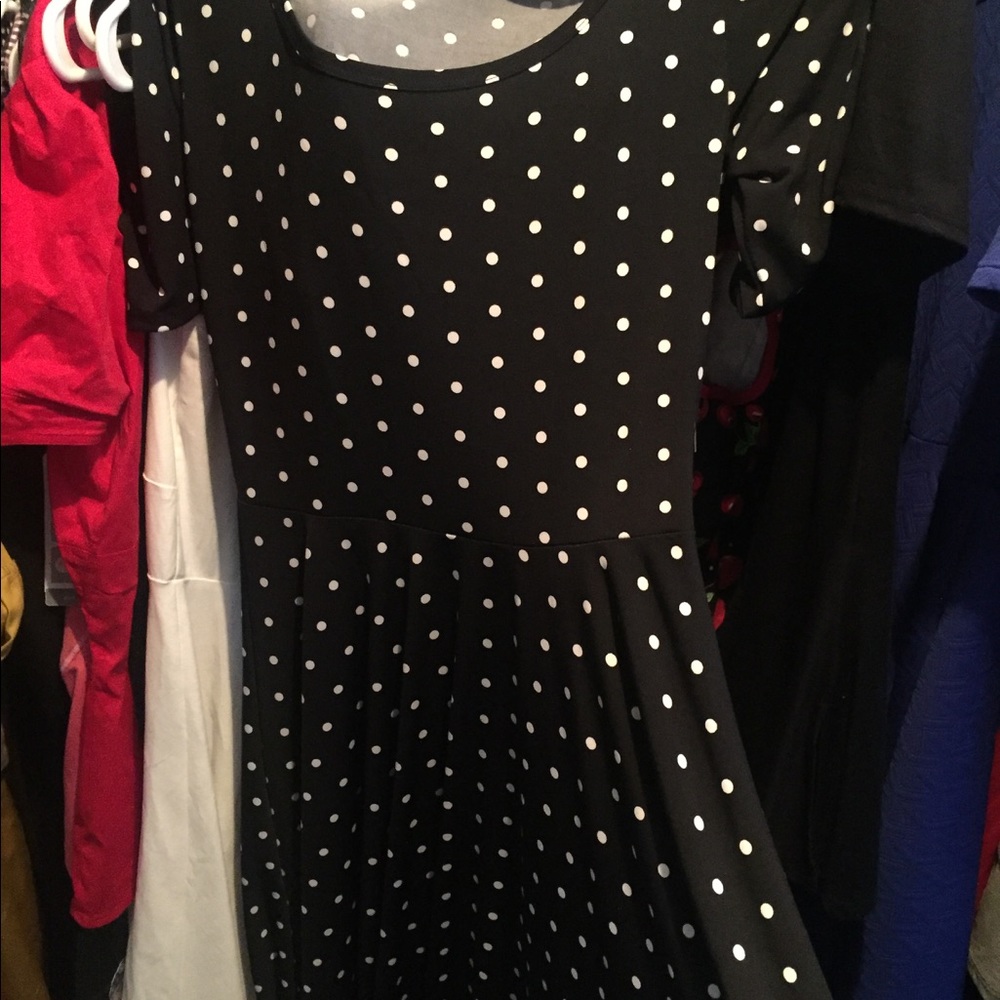 Medium black and white polka dot Nicole